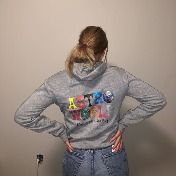 Travis Scott Astroworld sweater !! 👀 - Picture 3 of 4